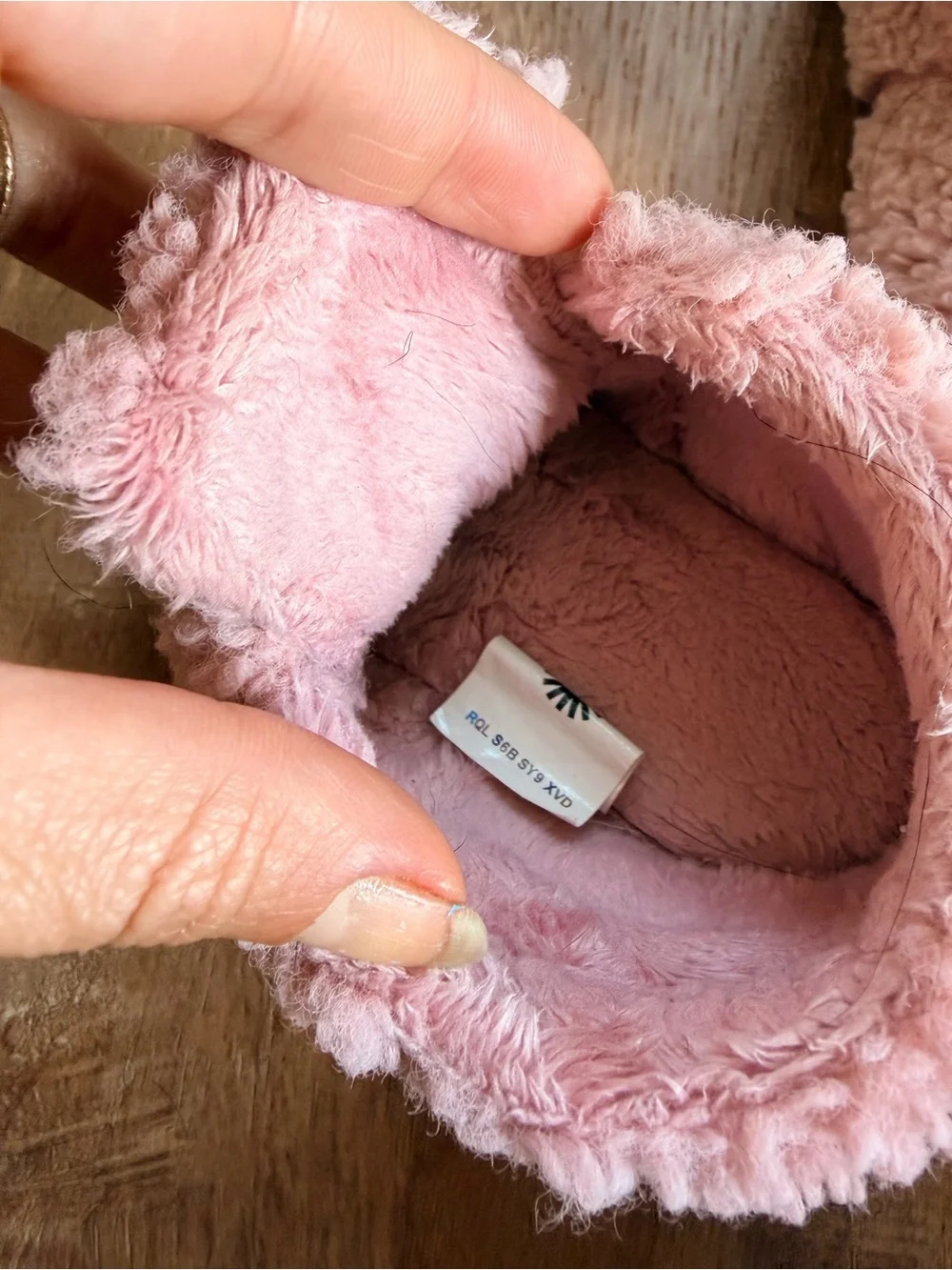 UGG Bixbee Blush Pink Sherpa baby toddler Slippers